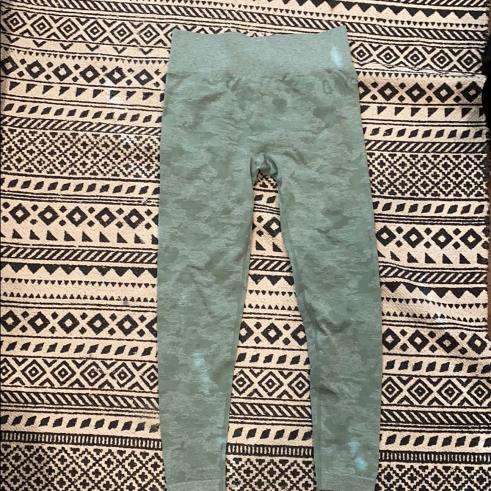 Never worn gym shark leggings !!!